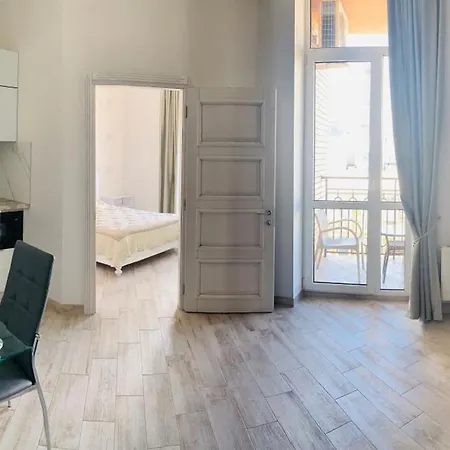 в аркадии с видом на море ,2спальни,балкон Apartment