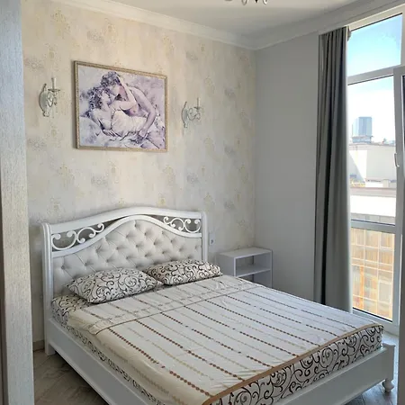 в аркадии с видом на море ,2спальни,балкон Apartment *